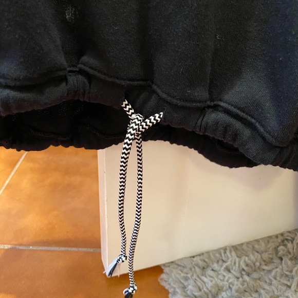 cinched black sweatshirt - Picture 3 of 4